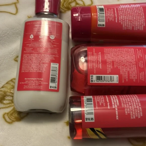 Bath & Body Works 4 Pc Set Body Lotion Fragrance Wash + Body Cream - Picture 5 of 5